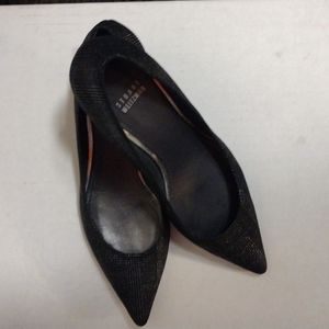 Stuart Weitzan size 8.5 kitten heel